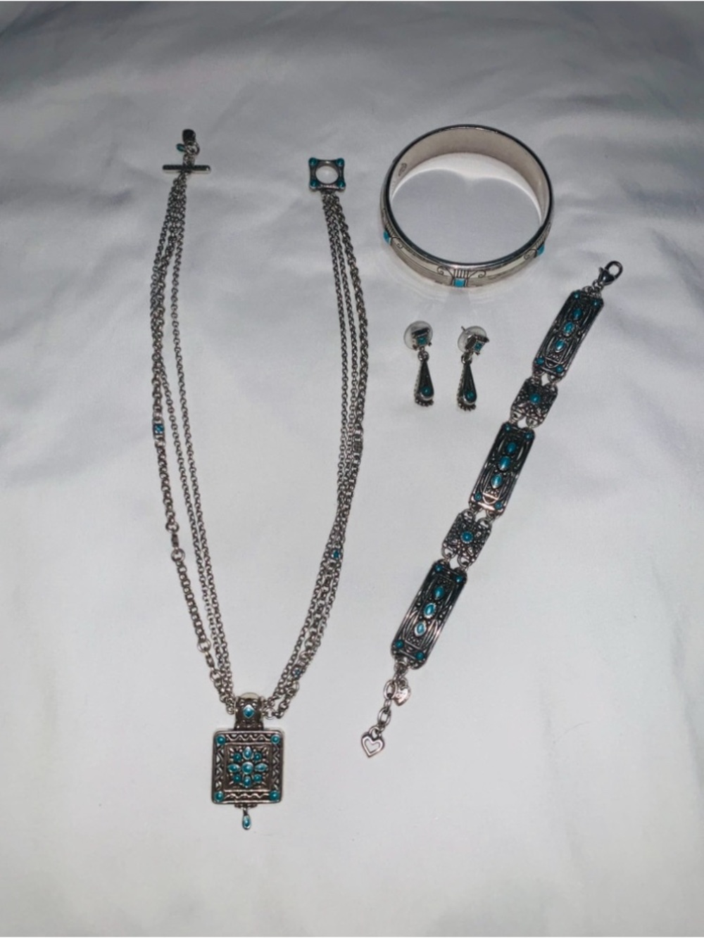 Brighton Turquoise/Silver
Jewelry Set - Necklace, Bracelet, Earrings, Bangle